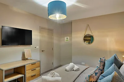 Großzügiges Ferienhaus in Strandnähe mit Whir...