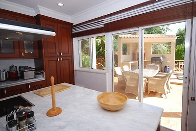 Luxuriöse Villa mit privatem Pool