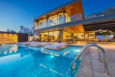 Villa a Kalkan con piscina