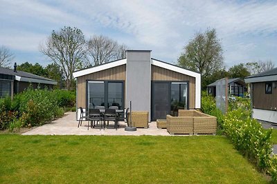 Modernes Chalet am Wasser des Markermeer