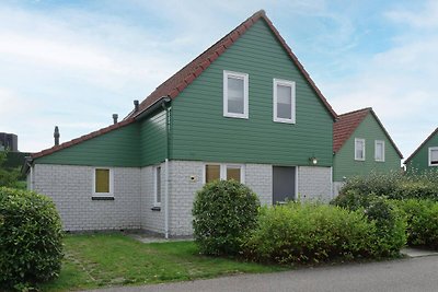 Geräumiges Ferienhaus mit Sauna in Strandnähe