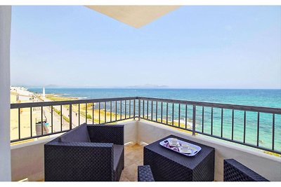 Moderne Wohnung mit Panoramablick aufs Meer
