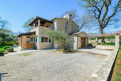 Villa in Banki mit Schwimmbecken