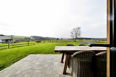 Schönes Ferienhaus in Houffalize mit Terrasse