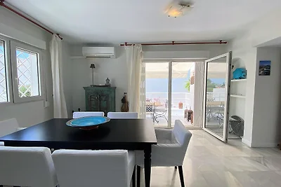 Villa in Nerja met Zeezicht & Strand Dichtbij