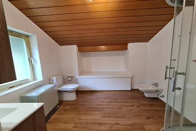 Appartamento moderno con vista sulle montagne
