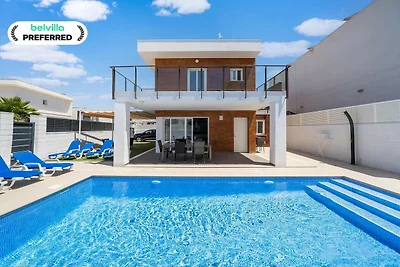 Villa soleggiata con piscina privata