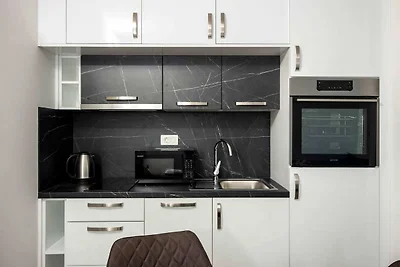 Modern Apartments with Private Balcony - Delu...