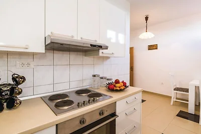 Holiday Home Villa Ksenija - Six Bedroom Holi...