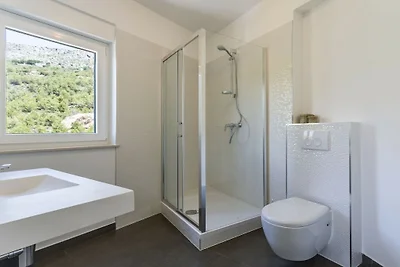 Villa in Podstrana met zwembad