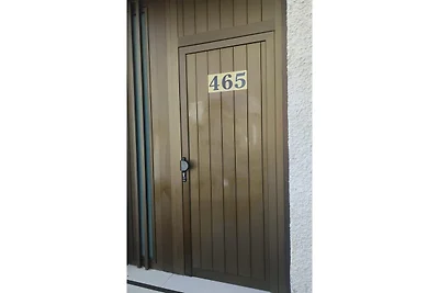 Schickes Apartment in Arona in Strandnähe