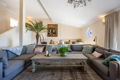 Schöne Villa in Budens mit Pool