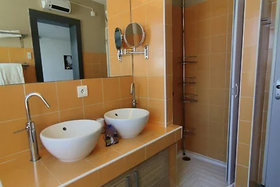 Casa vacanze con piscina e vista mare