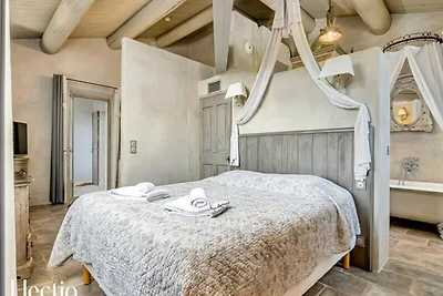 Apartment in Oppède mit beheiztem Pool