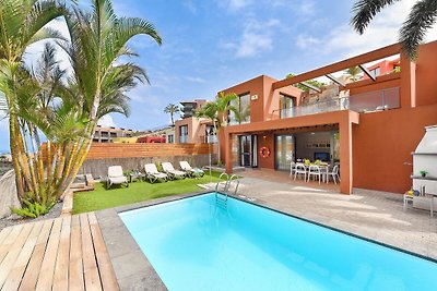 Comfortable villa with private pool and...