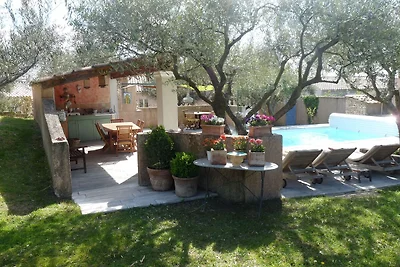 Villa in Roquemaure mit Privatpool