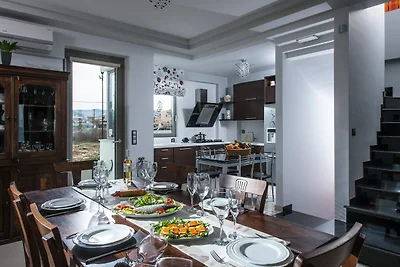 Spaziosa villa a Kato Gouves