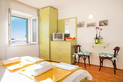 Standard Studio with Shared Balcony 1
