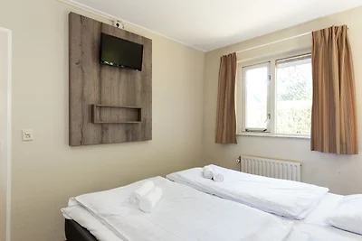 Üppiger Bungalow mit privatem Whirlpool im...
