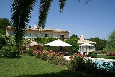 Atemberaubende Villa mit Garten in Valbonne