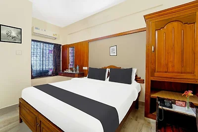 Super Hotel O Broadway Ernakulam