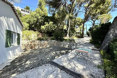 Villa auf dem Hügel Costebelle in der Nähe de...