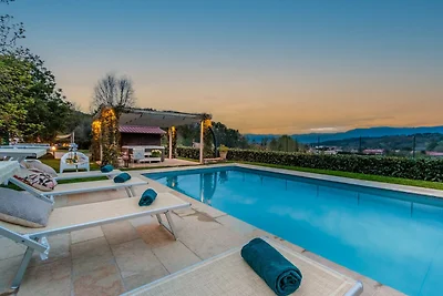 Boerderij in Lucca met zwembad en jacuzzi