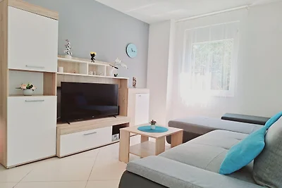 Moderne Wohnung in Kaštel Štafilic mit eingez...