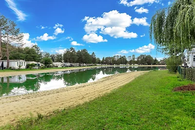 Mobilheim mit Gemeinschaftspool