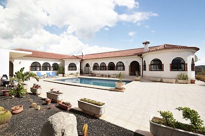 Charmantes Ferienhaus in San Isidro mit Pool