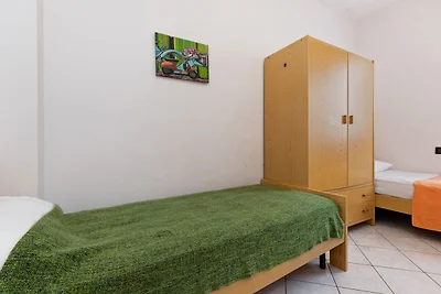 Gerהumige Wohnung mit Garten
