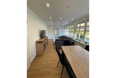 Moderne Wohnung mit Terrasse.