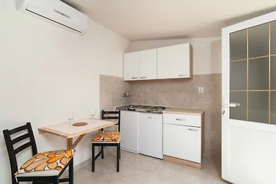 Holiday Home Blossom - Four Bedroom Holiday H...