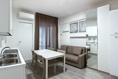 Moderno appartamento arredato con aria condiz...