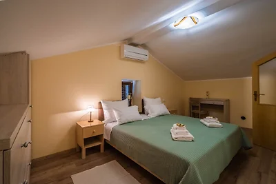 Villa tranquilla a Rakalj con piscina