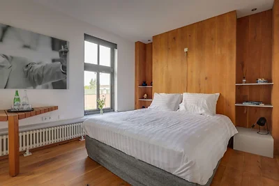 Bella casa vacanze a Ternaard con cortile