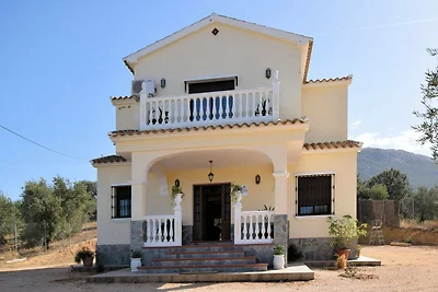 Villa moderna a Villanueva del Trabuco con...