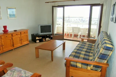 Apartment in Estartit with marina views