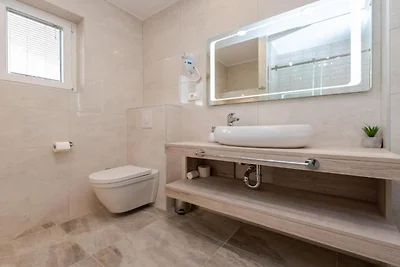 Bračić Premium Apartments with Outdoor Pool a...