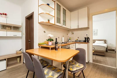 Apartment Family Tokić - One Bedroom Apartmen...