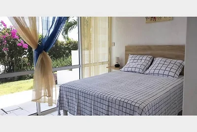 Wohnung in Saint-François am Sandstrand