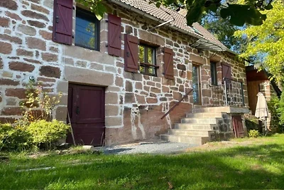 Hütte in Corrèze mit Gartenblick