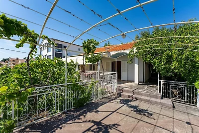 Villa mit Infinity-Pool, Spa