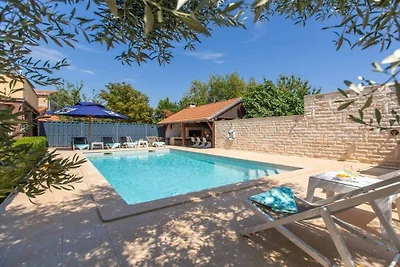 Villa a Marčana con piscina