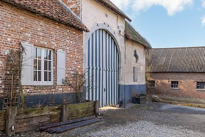 Vierkanthof in der wunderschönen Blütenregion