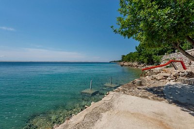 Accattivante casa vacanze a Tribanj vicino al...