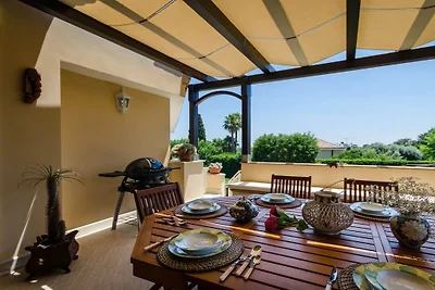 Villa in Siracusa mit Schwimmbecken