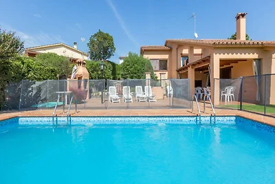 Villa mit Terrasse in Vidreres
