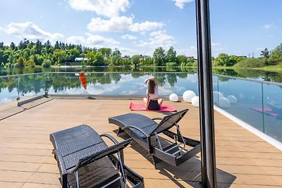 Ferienhaus mit privatem See und Strand