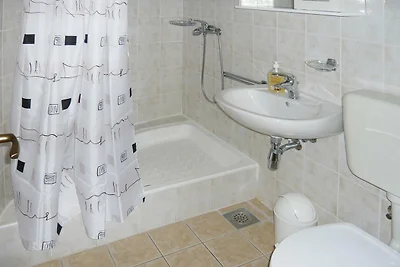 Studioapartment Ivan in Omis-Nemira, mit...